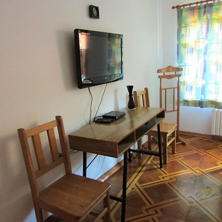 Home With The Veranda Veliko Tŭrnovo Exterior foto
